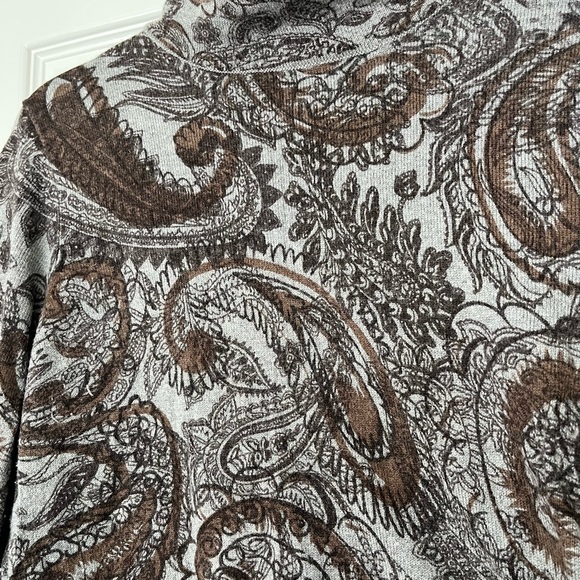 Escapade Soft Sweater - Picture 2 of 5